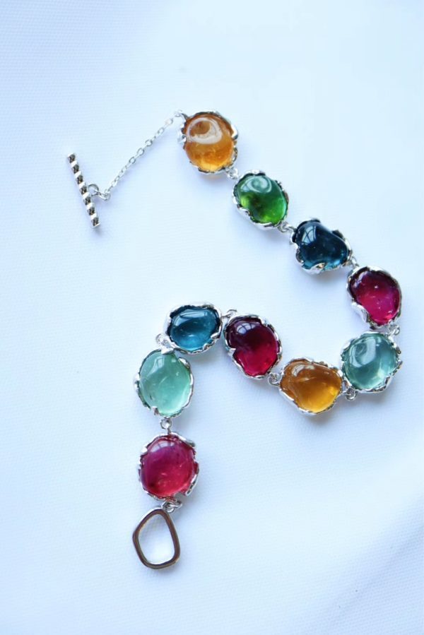 碧玺是“落入人间的彩虹”?拥有一条原石碧玺手链,真是好幸福-菩心晶舍