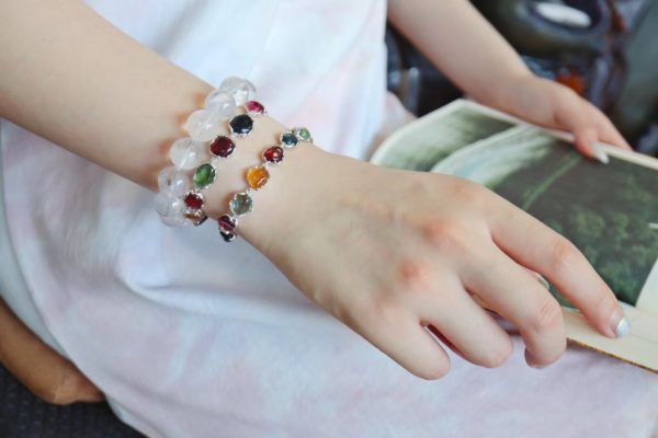 碧玺是“落入人间的彩虹”?拥有一条原石碧玺手链,真是好幸福-菩心晶舍