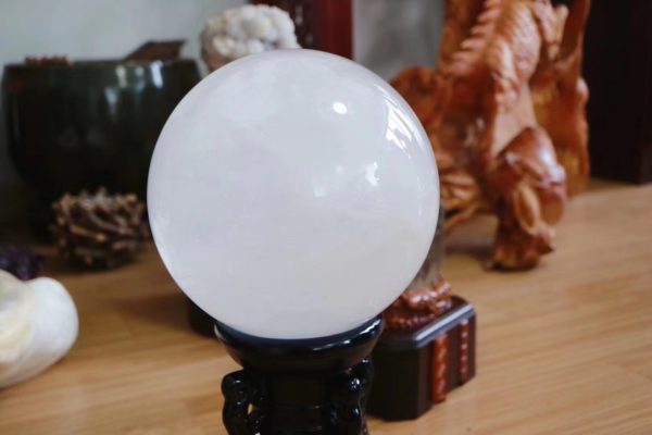 想知道挑选白水晶球的方法?看过来!-菩心晶舍