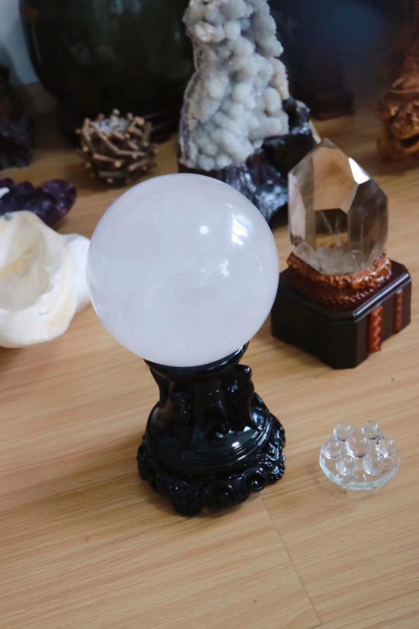 想知道挑选白水晶球的方法?看过来!-菩心晶舍