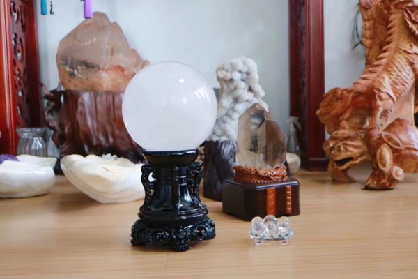 想知道挑选白水晶球的方法?看过来!-菩心晶舍
