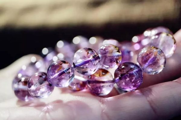 看图对比紫发晶、紫钛晶和紫水晶的区别，三者价格的高低差别-菩心晶舍
