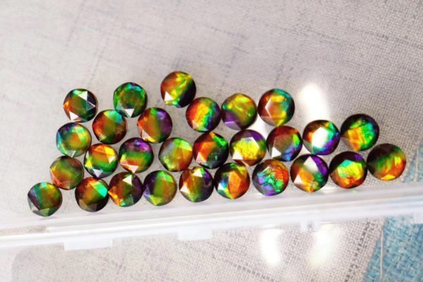 想要定制斑彩石饰品,斑彩石饰品哪里有卖的?-菩心晶舍