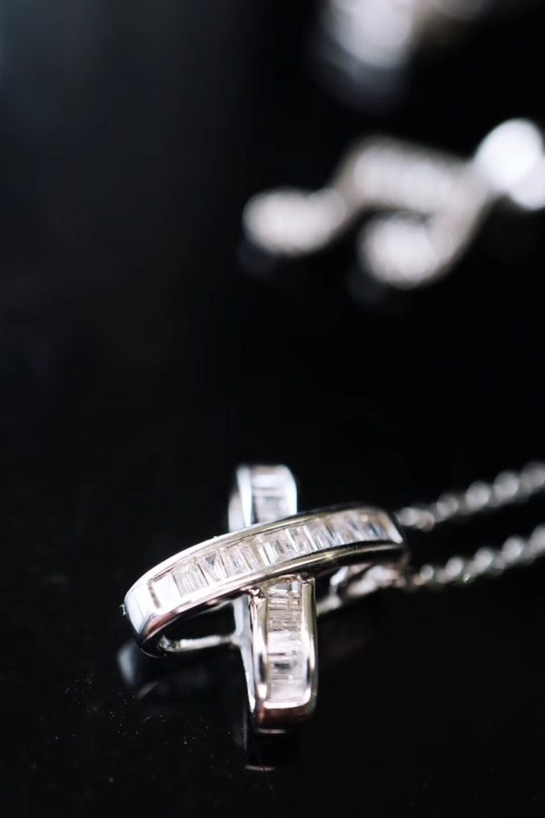 精致小姐姐的钻石白金锁骨链,记得配上晶石一起叠戴哟!-菩心晶舍