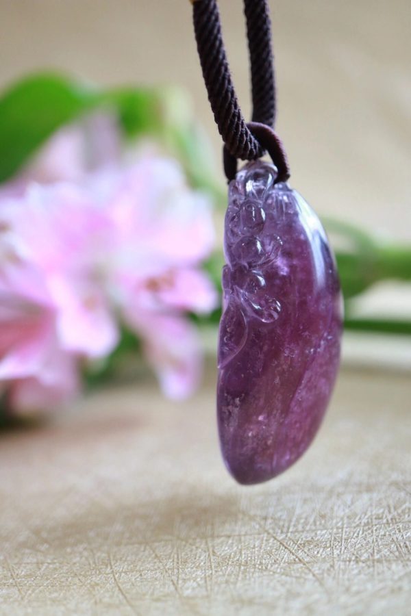 送长辈什么礼物好?紫红色调的碧玺福瓜,把好的福气挂在身上-菩心晶舍