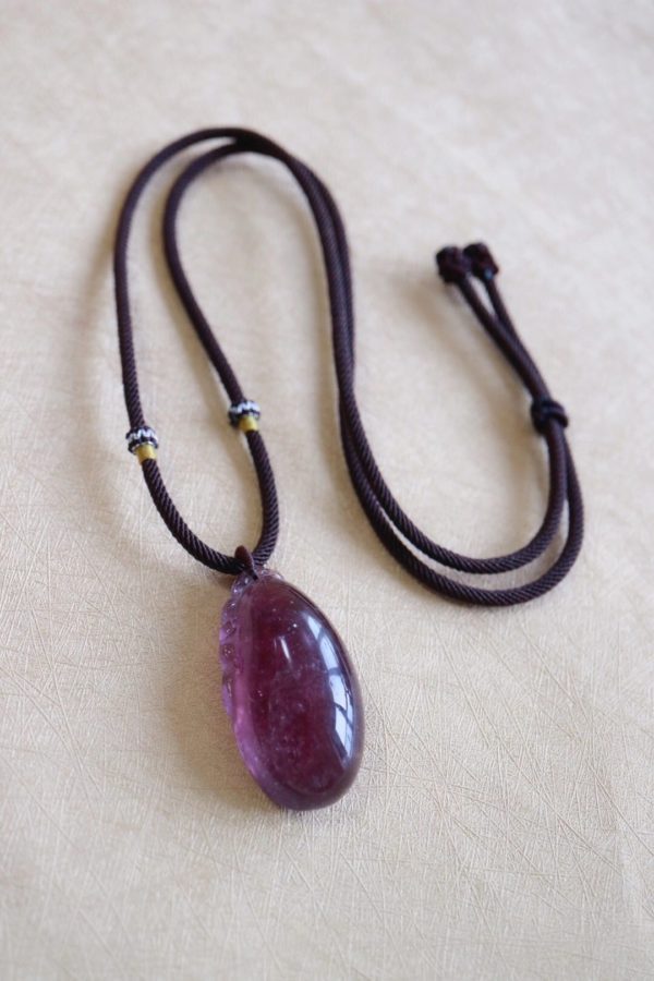 送长辈什么礼物好?紫红色调的碧玺福瓜,把好的福气挂在身上-菩心晶舍