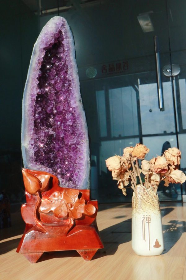 含钛晶的紫晶洞,有没有见过?-菩心晶舍