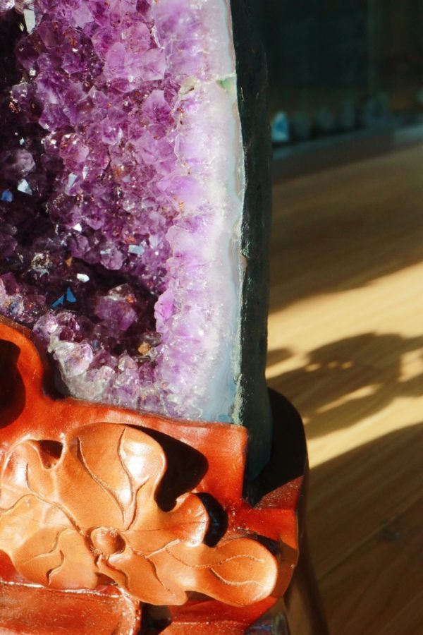 含钛晶的紫晶洞,有没有见过?-菩心晶舍