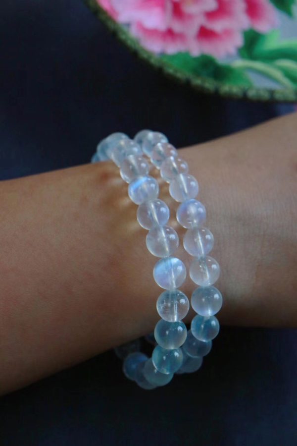 长期佩戴月光石可以提升女性的气质吗?-菩心晶舍