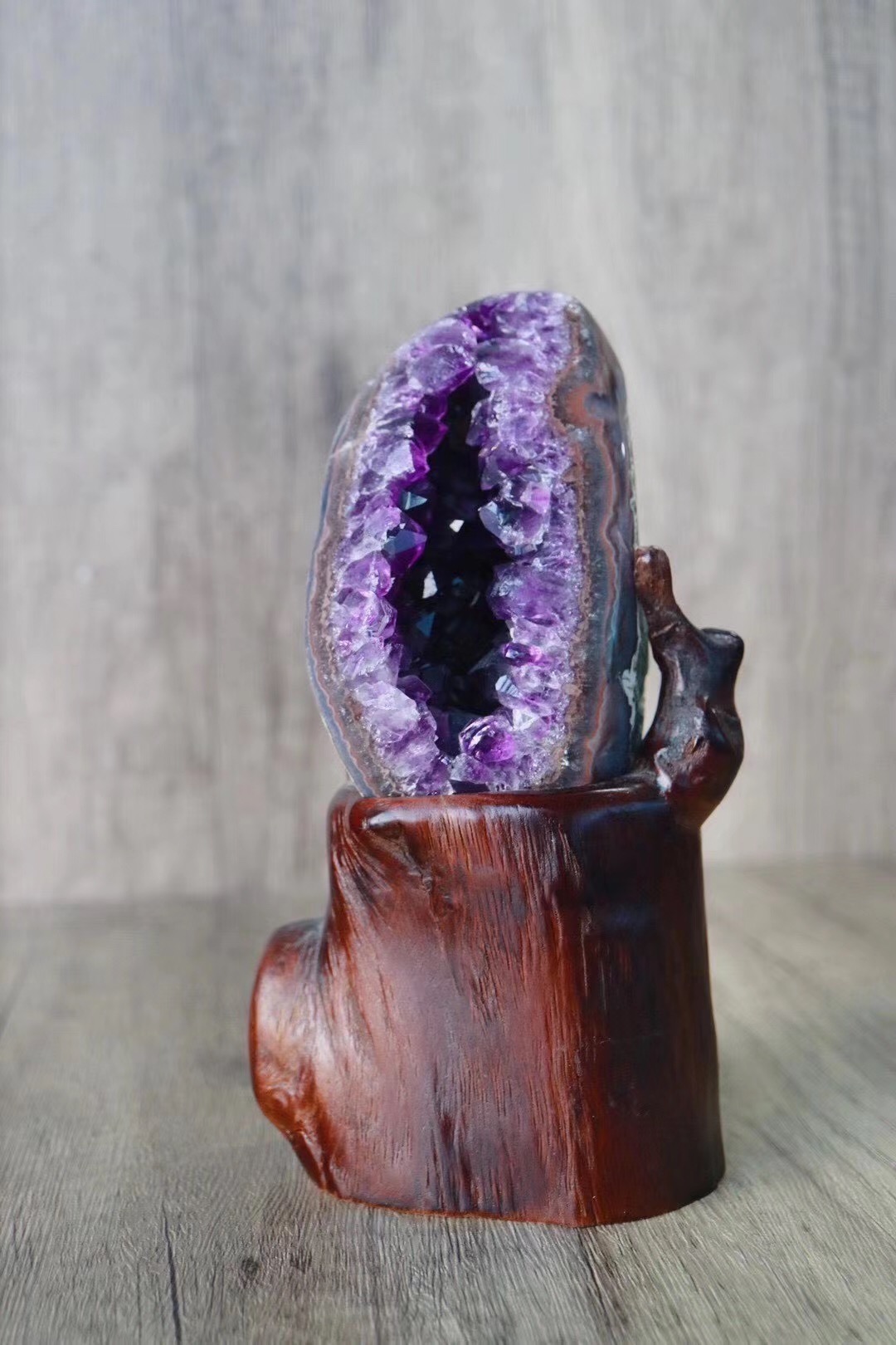 紫晶簇紫晶洞风水功效与作用有哪些 菩心晶舍