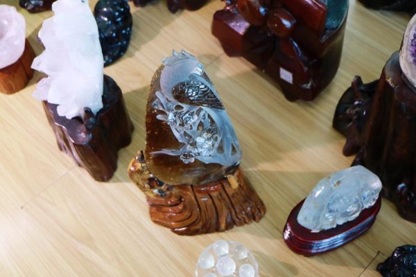 白水晶鹦鹉摆件,有传春报喜的寓意-菩心晶舍