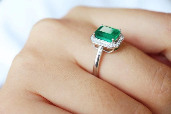 绝美的祖母绿经典款,一颗永流传-菩心晶舍