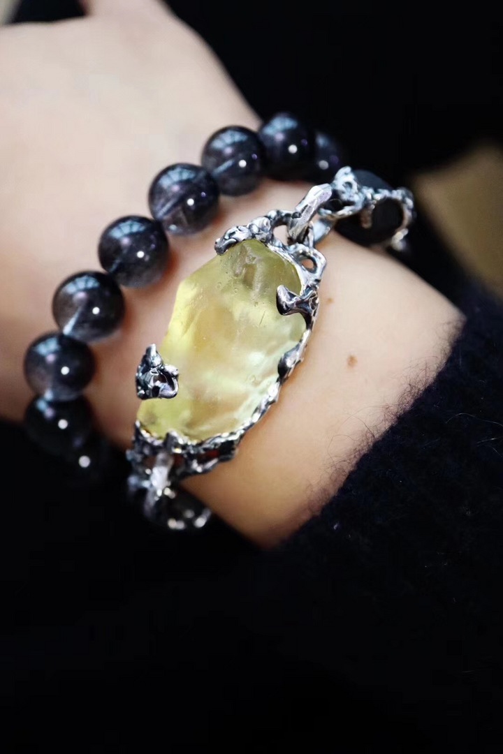【如意宝珠​阳光手链】材​质：亚利桑那如​意​宝珠、利比亚黄​金陨​石-菩心晶舍