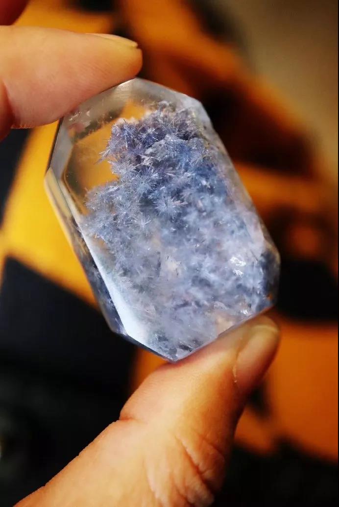 蓝发晶为什么贵?如何分辨真假蓝发晶?-菩心晶舍