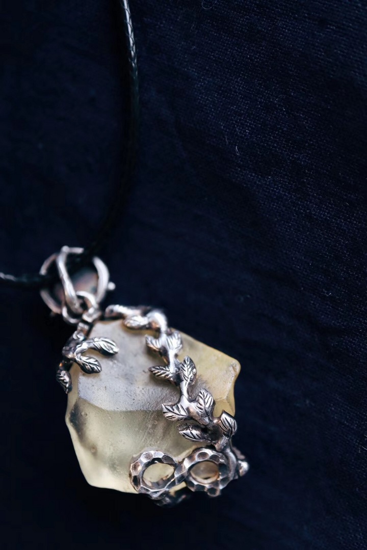 【利比亚黄金陨石】这一枚黄金陨石，表达了爱与自由-菩心晶舍