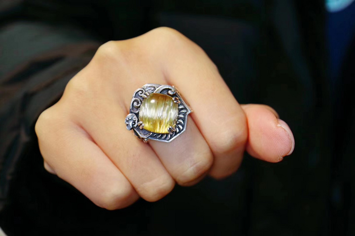 【​钛​晶&​碧玺】代表领导​​​力​的​钛​晶​戒指​-菩心晶舍