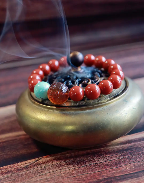 什么是回纹珠?琥珀回纹珠有什么功效和作用?-菩心晶舍