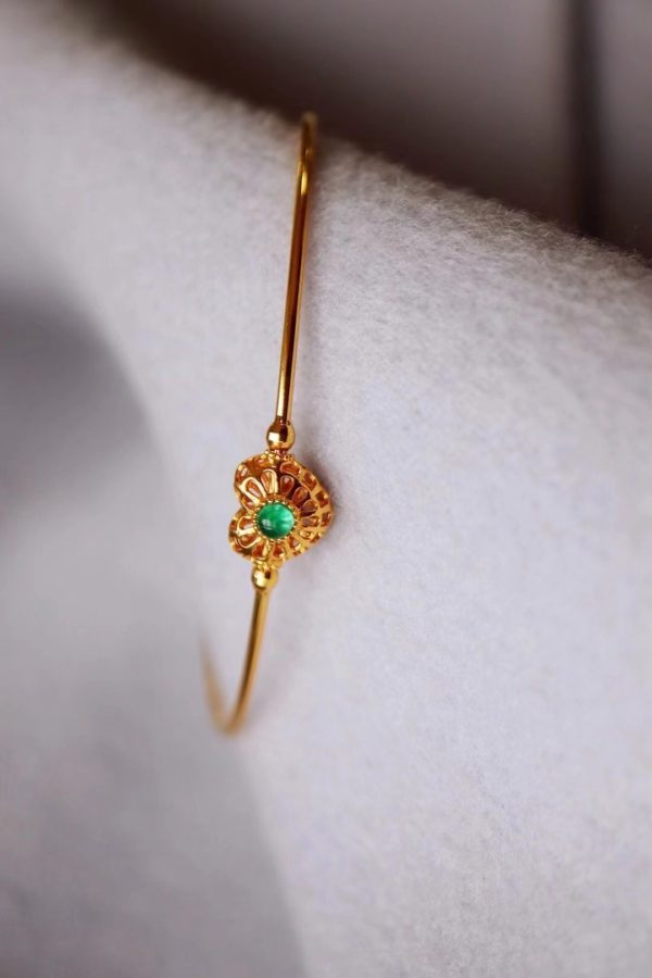 祖母绿细镯,极细的风格,向来都与气质挂钩-菩心晶舍