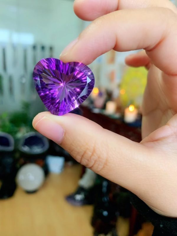 收藏级紫晶,时时欢喜, 就像这般,闪闪发光。-菩心晶舍