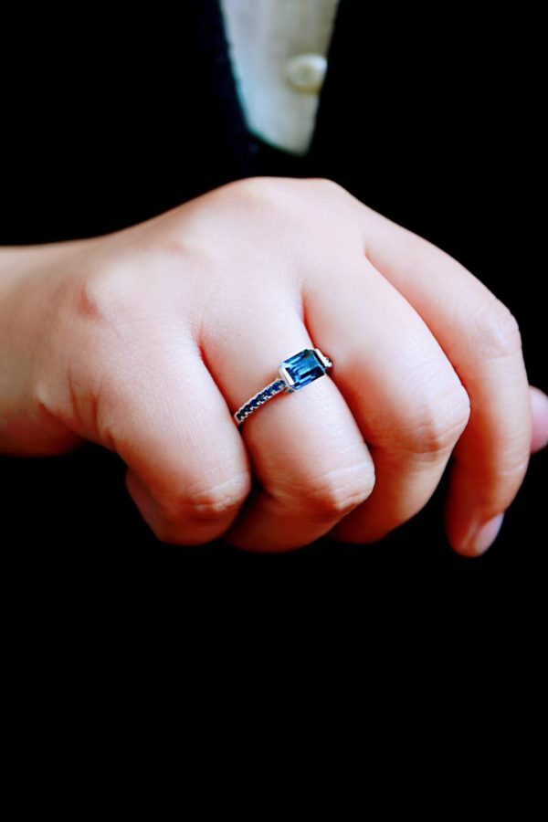 一上手就让你的优雅悄然绽放的蓝宝石-菩心晶舍