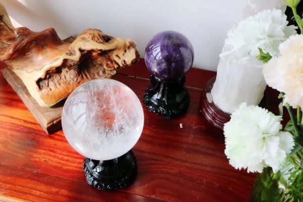 透亮透亮的大白水晶球,感觉到他温柔喜悦的能量-菩心晶舍