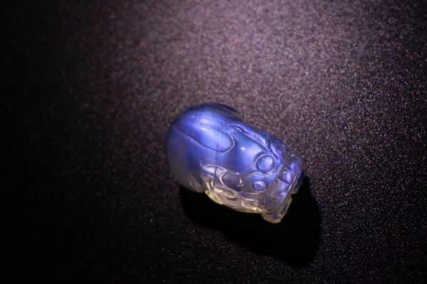 超强蓝光的月光石,安眠养颜-菩心晶舍