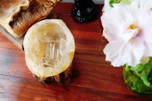 黄胶花白水晶聚宝盆，一只带包浆的聚宝盆，真香！-菩心晶舍