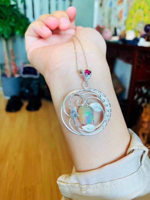 欧泊石里，藏着一整个星空-菩心晶舍