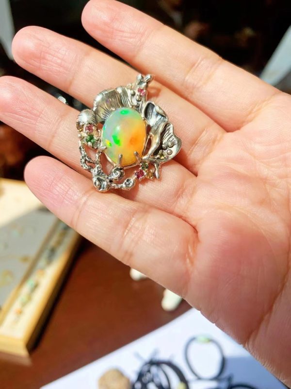 欧泊石里，藏着一整个星空-菩心晶舍