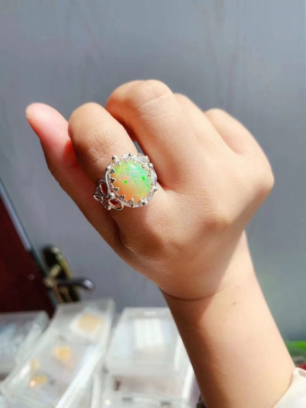 欧泊石里，藏着一整个星空-菩心晶舍