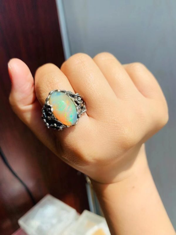 欧泊石里，藏着一整个星空-菩心晶舍