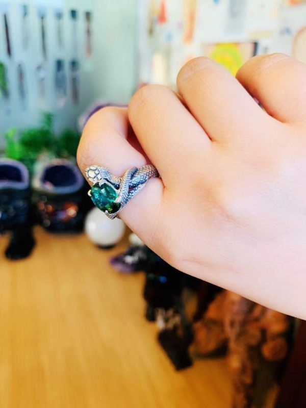 菩心晶舍蓝绿碧玺蛇款戒指，哎哟，我这该死的细节控-菩心晶舍