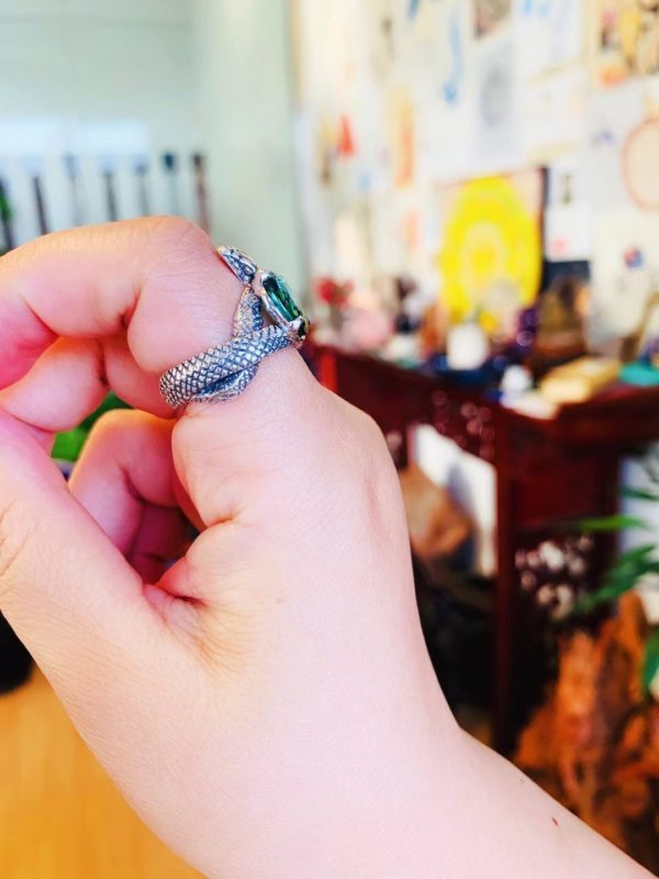 菩心晶舍蓝绿碧玺蛇款戒指,哎哟,我这该死的细节控-菩心晶舍
