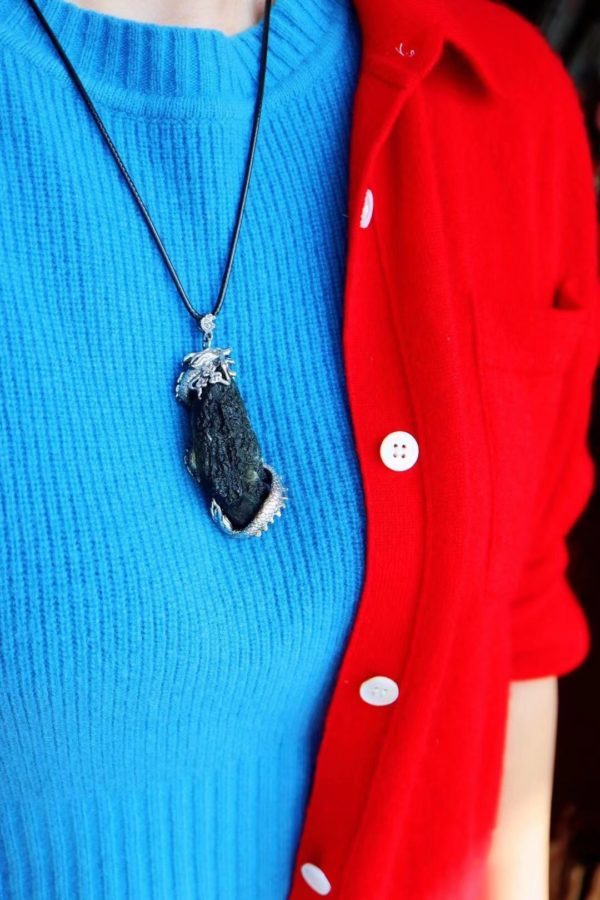 菩心晶舍的龙凤主题捷克陨石镶嵌：这款龙坠，一啸动千山-菩心晶舍