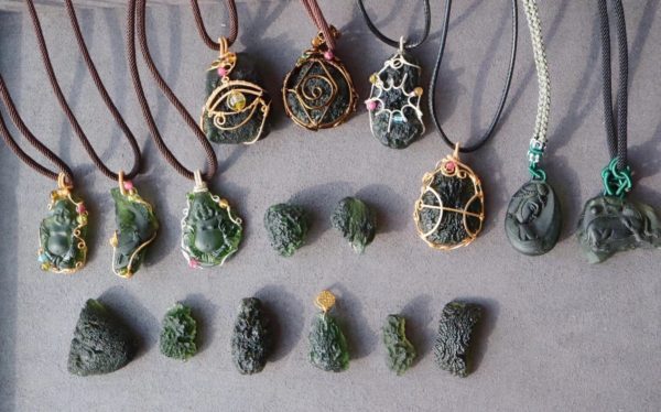 每一颗捷克陨石都是一个守护天使-菩心晶舍