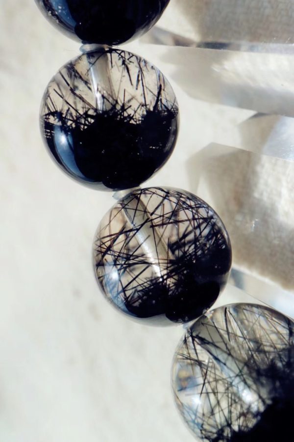 酷酷的黑发晶,可助主人排除身上的浊气-菩心晶舍