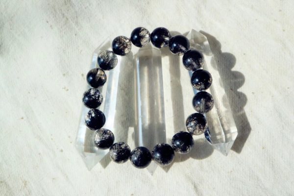 酷酷的黑发晶,可助主人排除身上的浊气-菩心晶舍