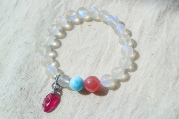 月光石&海纹石&碧玺&红纹石,春日里的一款唯美月光石-菩心晶舍