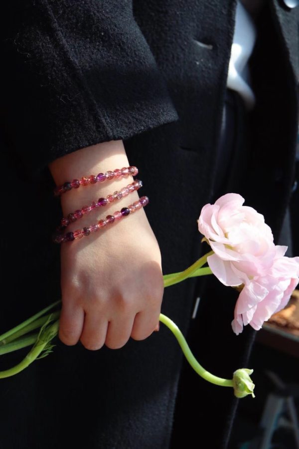 戴紫发晶的小姐姐,总是那么迷人-菩心晶舍