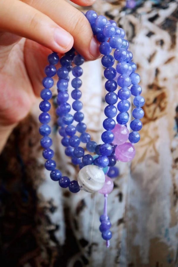 坦桑石是灵气、治愈、爱和永恒的象征-菩心晶舍