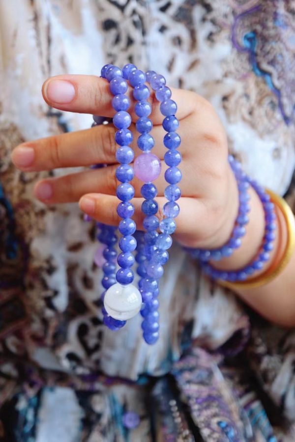 坦桑石是灵气、治愈、爱和永恒的象征-菩心晶舍