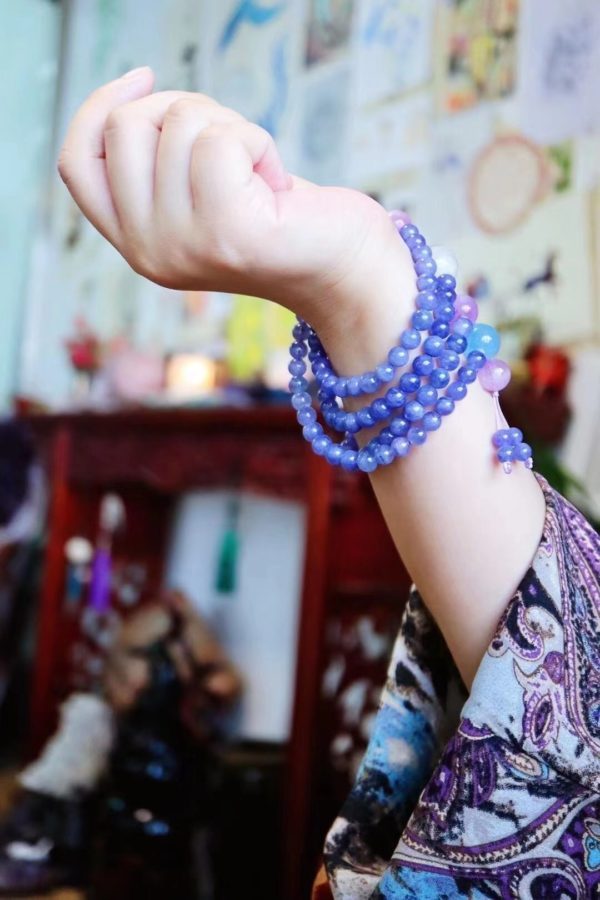 坦桑石是灵气、治愈、爱和永恒的象征-菩心晶舍