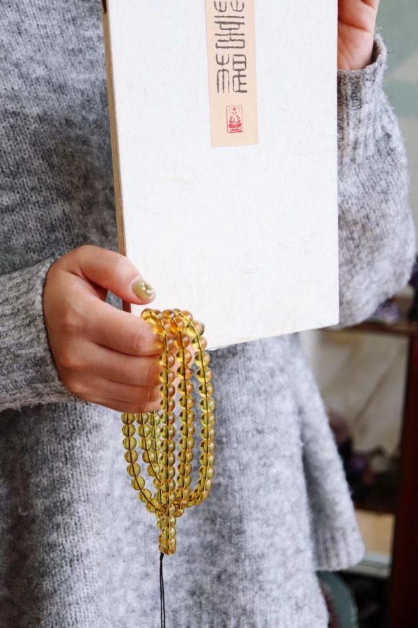 一条极简蓝珀一百零八子佛珠,时常把玩一番-菩心晶舍