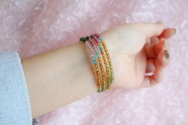 献上一波很应景的彩虹碧玺细链,上手百搭耐看-菩心晶舍