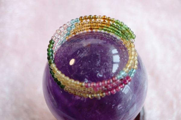 献上一波很应景的彩虹碧玺细链,上手百搭耐看-菩心晶舍