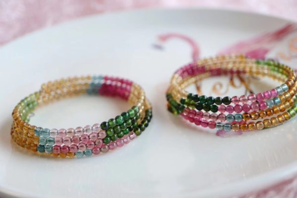 献上一波很应景的彩虹碧玺细链,上手百搭耐看-菩心晶舍