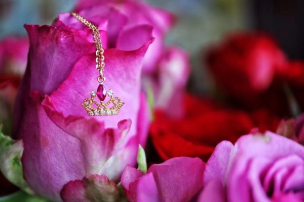 红宝石锁骨链,为自己戴上皇冠-菩心晶舍