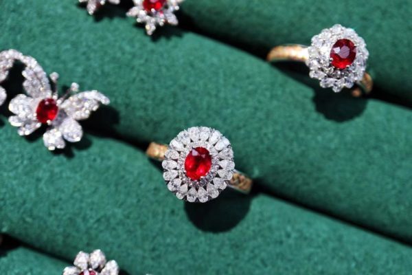 30+的小姐姐,红宝石是绝佳搭配,入门级珠宝首选。-菩心晶舍