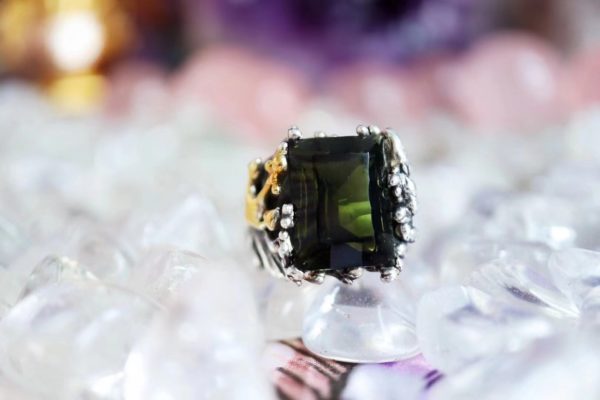 捷克陨石戒指爆款,对待自己温柔一点-菩心晶舍