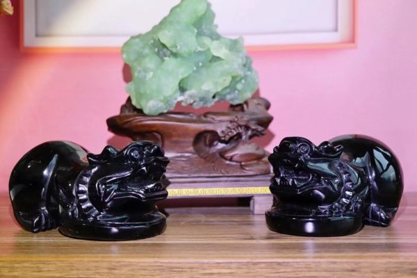 两只臀部饱满的貔貅,一只招财、一只守财,好事成双-菩心晶舍